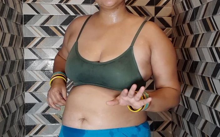 Desi Puja Bhabhi Bathroom Scene