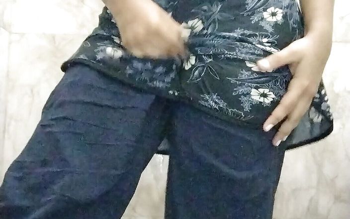 Desi Teen Girl Changing Clothes at College
