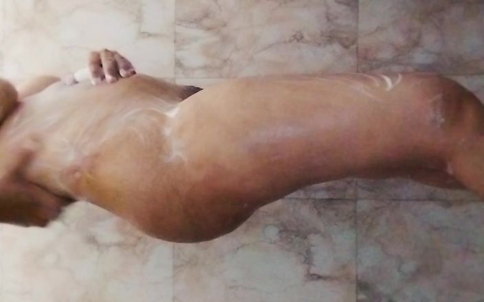 Desi Virgin Girl Washing Her Pussy and Masturbation