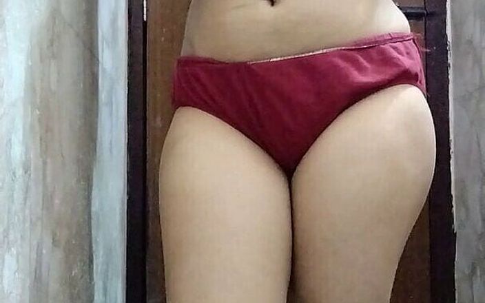 Desi Young Bhabhi Rubbing Her Body