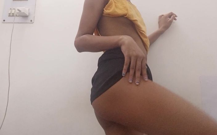 Dream Girl Hairy Pussy Show for Lovers