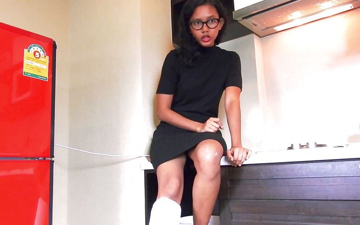 Evil with Cast Leg – Ultra cruel domination