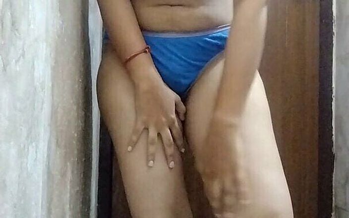 Fuck new maid when bathing India