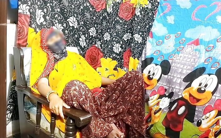 Fucked the Neighbor Bhabhi Seeing the Opportunity