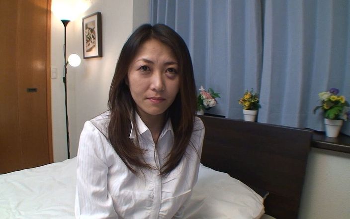 Hairy Japanese mature is doing her first porn video