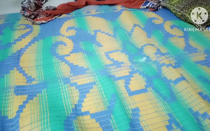 Hindi Went to Get Audio, She Started Talking to Kissing and Romance with the Sister-in-law of the Native Village Hindi Went T C