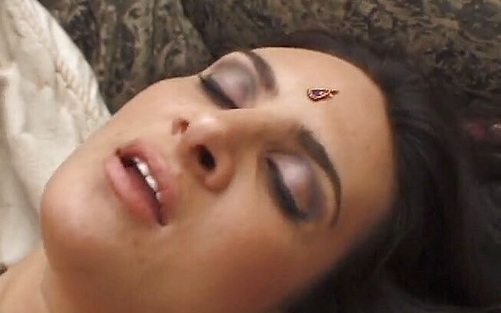 Horny Indian slut banged hard at casting