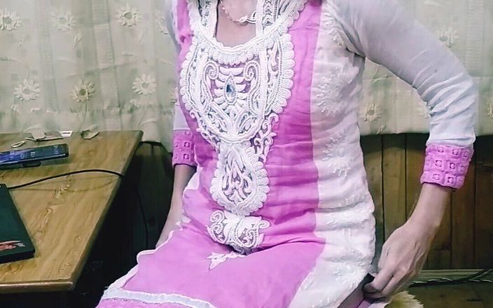 Horny MILF Takes of Her Bra