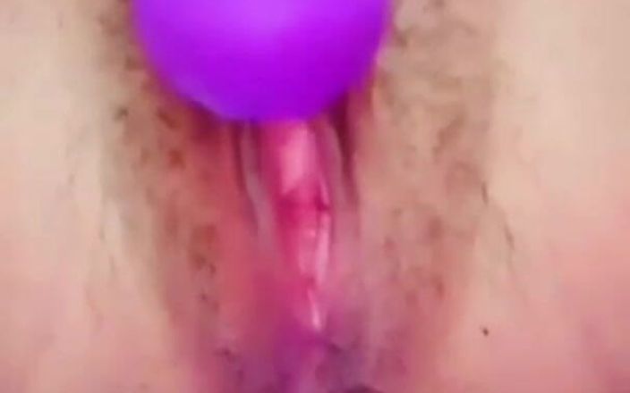 Horny Pinay Squirts with the Very Taste of Vibrating