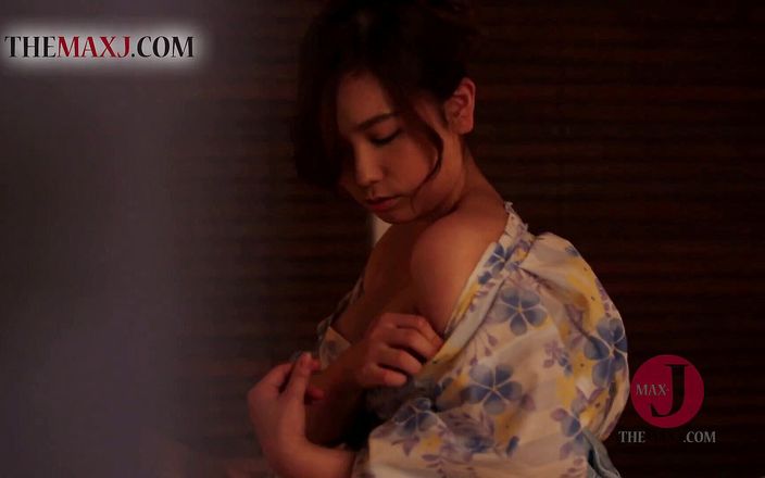 Hot asian babe masturbating with a vibrator