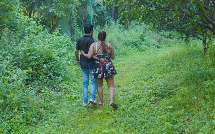 Hot Desi Indian Couple Full Hardcore Sex in Jungle!