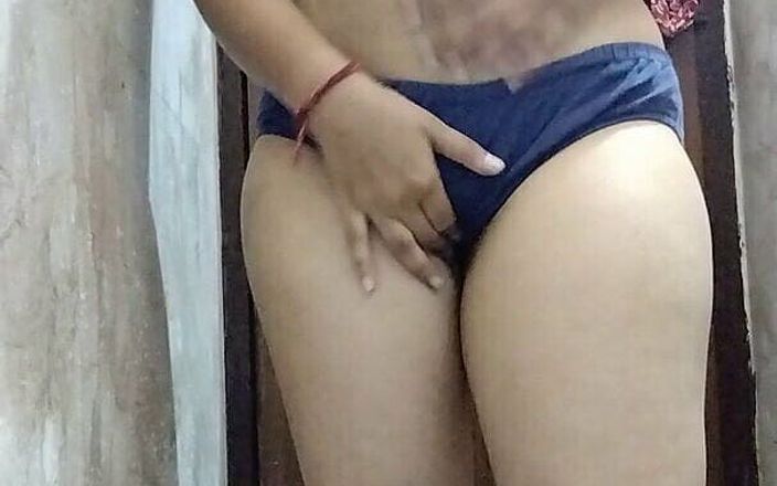 Hot Desi Sex Saw Mosi Naked While Bathing