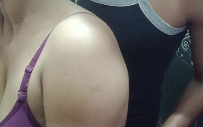 Hot Indian Bhabhi Fucking Her Boyfriend in Bathroom