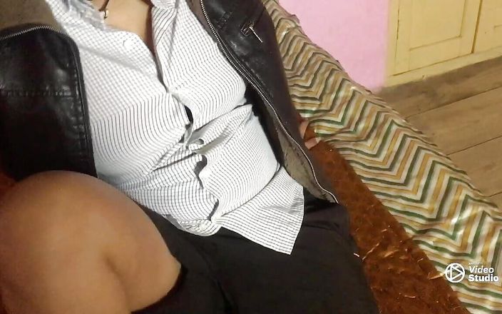 Hot Indian GF Fingering Herself at Home