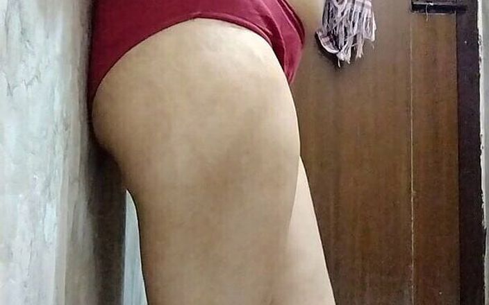 Hot Indian Girl Watched the Video of Friend's Step-sister Naked