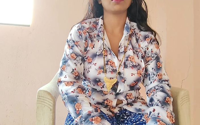 Hot Sexy Bhabhi Has Sex with Office Boss to Get Job in Corporate Company