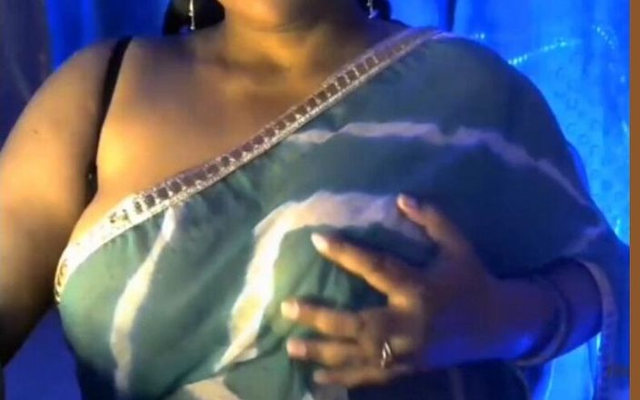 Hot Sexy Lady Bhabhi Showing off Her Lovely Boobs Keeping Her Bra off Her Boobs Under Her Boobs
