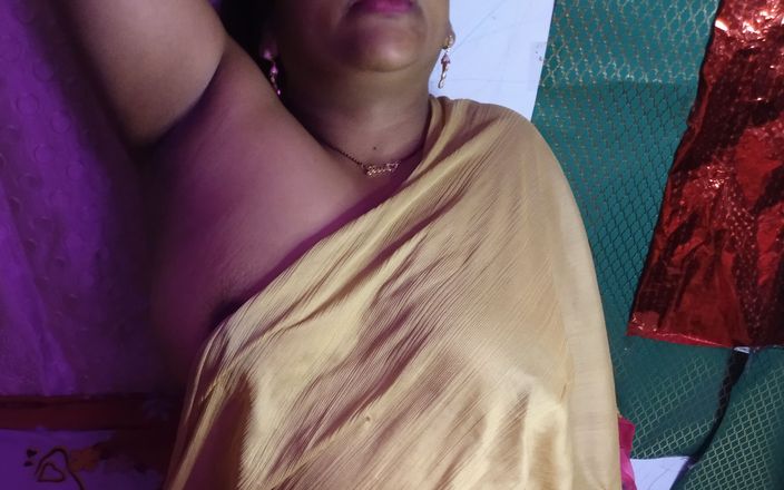 Hot sexy lady opens her bra hook, does boobs massage, also does pussy fingering.