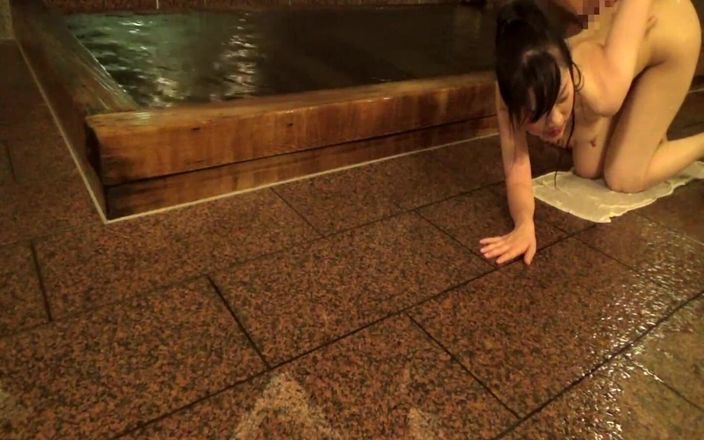 Hot Spring Inn Deep in the Middle of Nowhere! Vol. 3