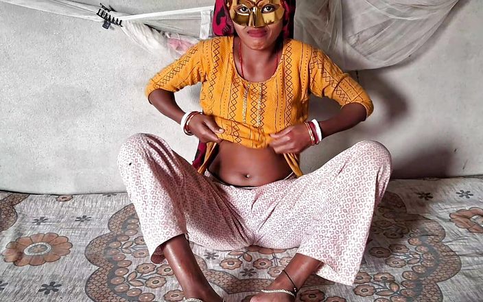 Housewife Enjoyed Fingering Her Pussy