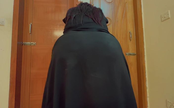 Huge Hanging Fat Boobs & Big Ass Arab Hot Aunty Want Fuck From Neighbor When Her Husband Go to Market!