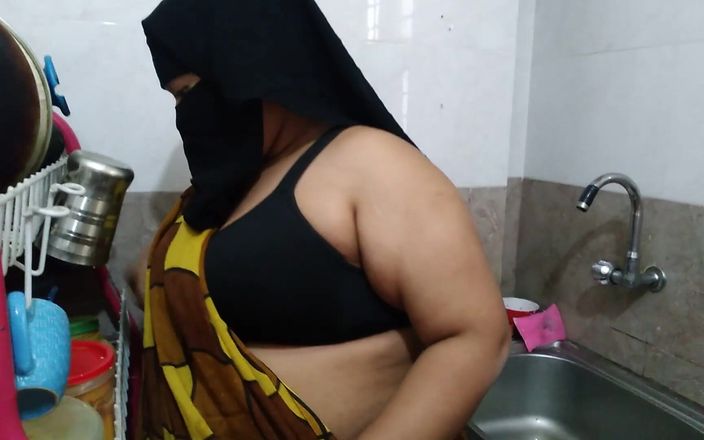 I Fucked Indian Aunty in the Kitchen While She Was Cooking - Clear Hindi Audio