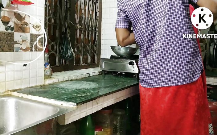 I Left Payal Bhabhi in the Kitchen and Took Her off