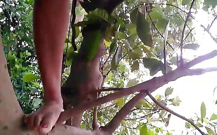 I Like to Pissing in the Tree and Bengali Dirty Audio