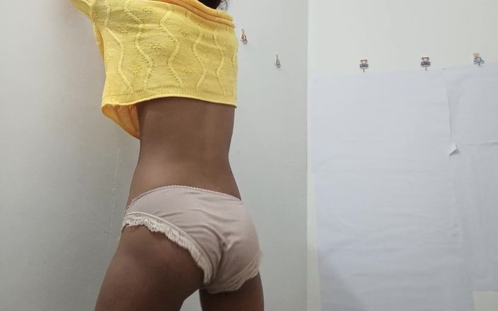 Indian Aunty Showing Pussy and Boobs