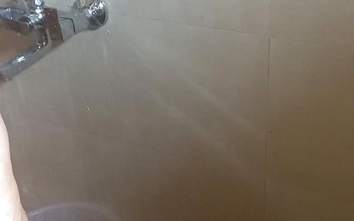 Indian BBW Bhabhi Giving Blowjob in Shower