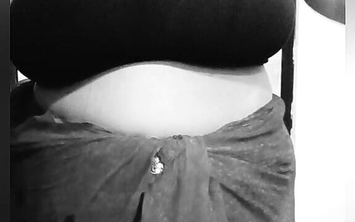 Indian BBW Chubby Bhabhi Exposed on Cam Show