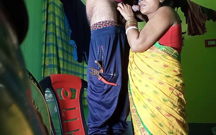Indian bhabhi wet pussy fuck with electrician