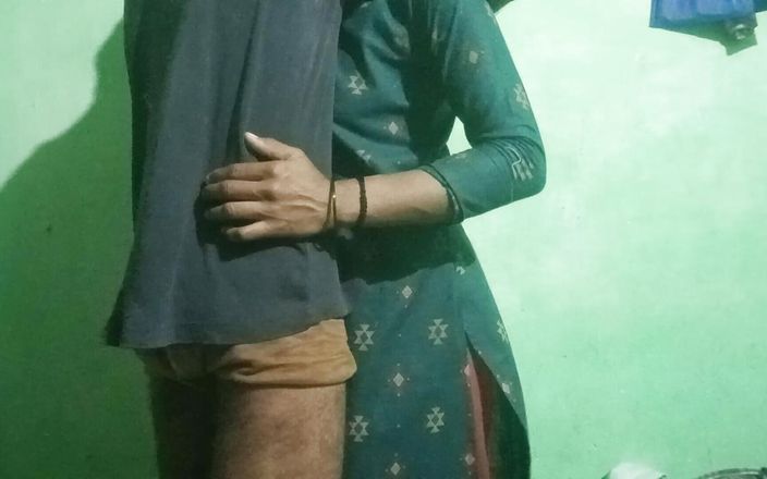 Indian College Girl First Time Outdoor Sex with Boyfriend 2