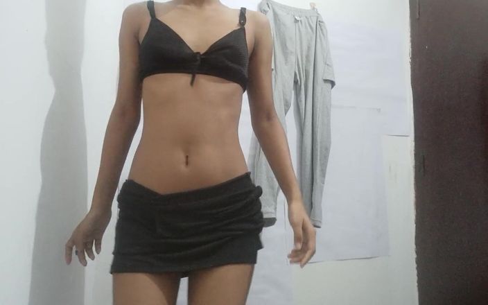 Indian College Girl Has an Orgasm While Watching