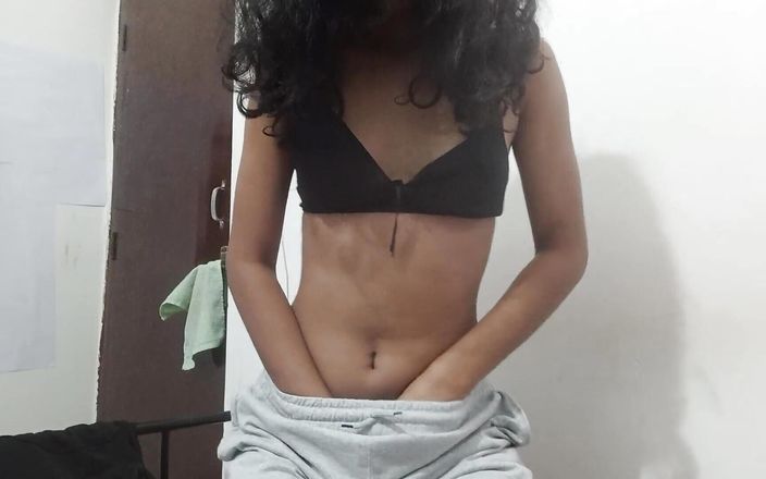 Indian College Girl Masturbating!
