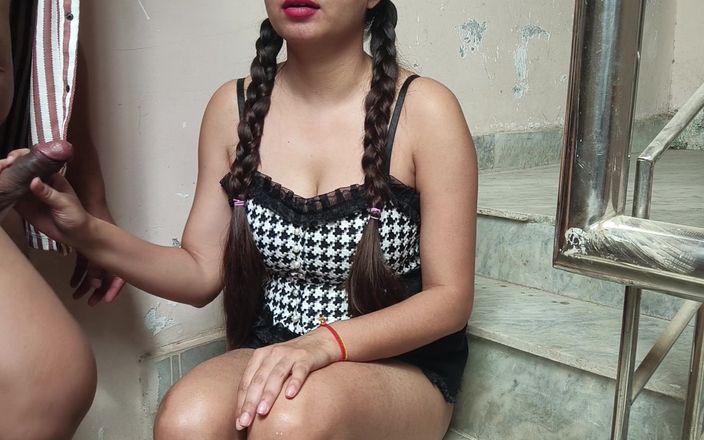 Indian College Girl Seduces Her Tutor to Fuck Her with a Creampie on Teachers Day