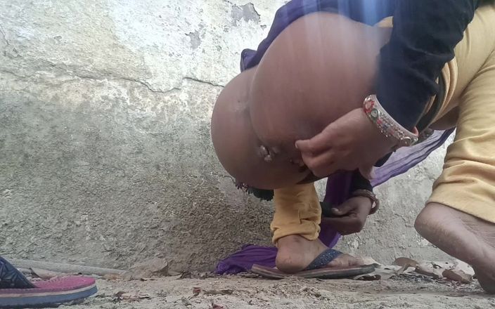 Indian Desi Bhabhi Finger