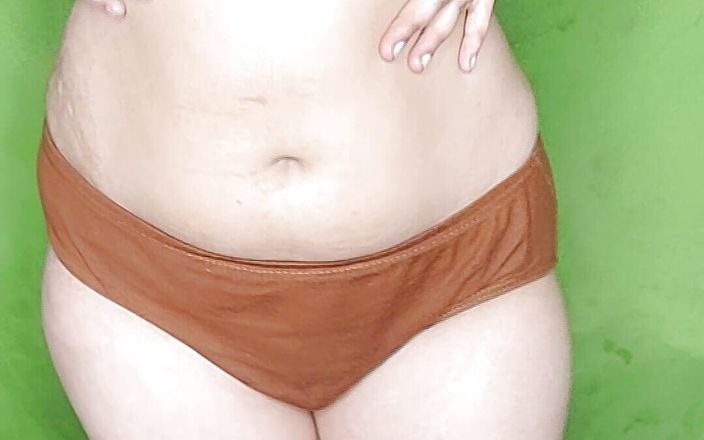 Indian Desi Girl Belly and Body Rubbing 20