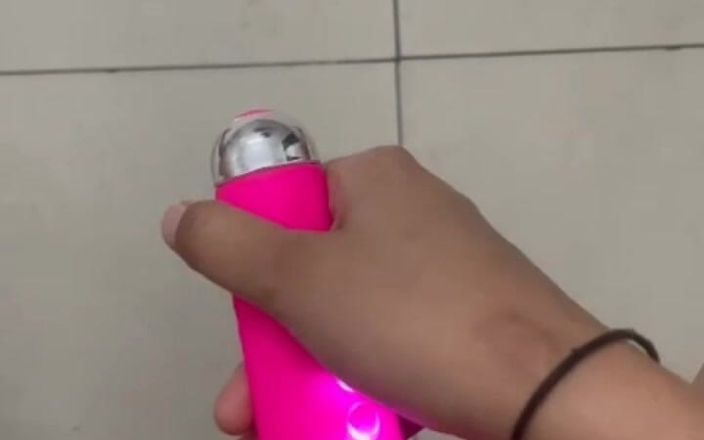 Indian Desi Girl Playing Hard with Toy, Hard Vibrator Play, Pussy Cum