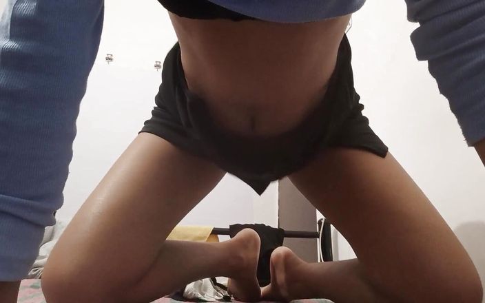 Indian Desi Hot Girl in Viral Nude Video, She Is Alone in Bathroom