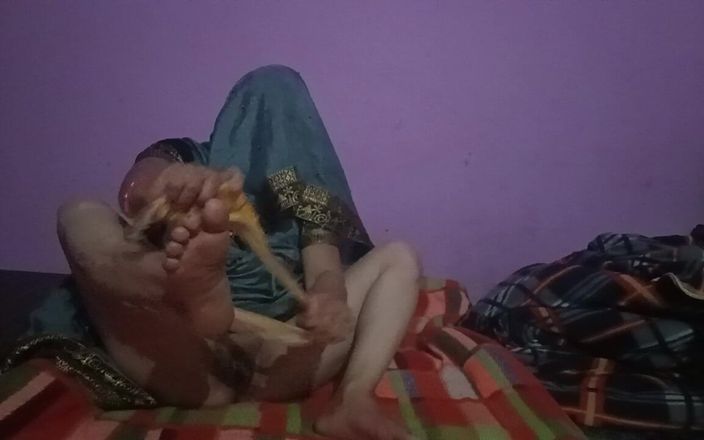 Indian Devar Massage Her Sexy Bhabhi Body and Masturbation Her Sexy Pussy for Fucking