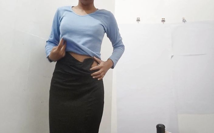 Indian Girl Having Fun While Peeing