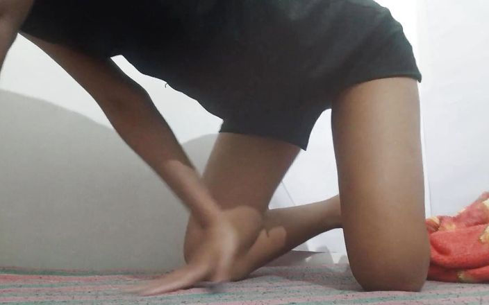 Indian Girl Solo Masturbation and Orgasm!