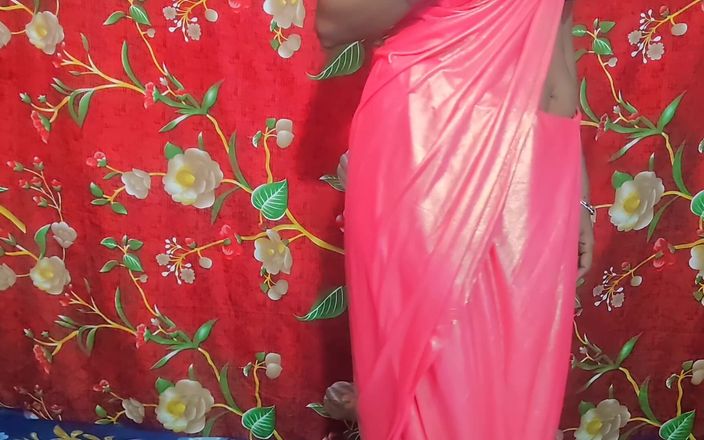 Indian Hot Bhabhiji Enjoying with Her Boyfriend in Pink Saree