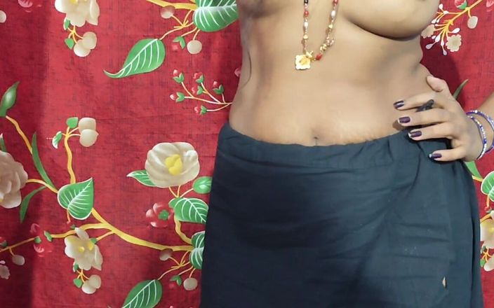 Indian Hot Mallu Lady Dancing Romantic in Blue Saree