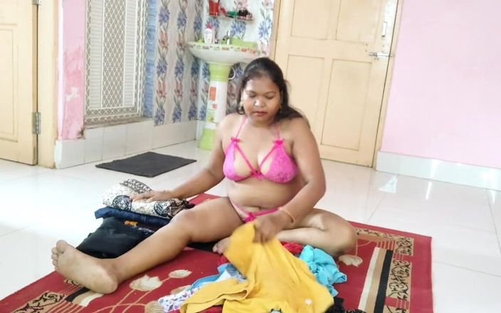 Indian Housewife Sexy Show 2