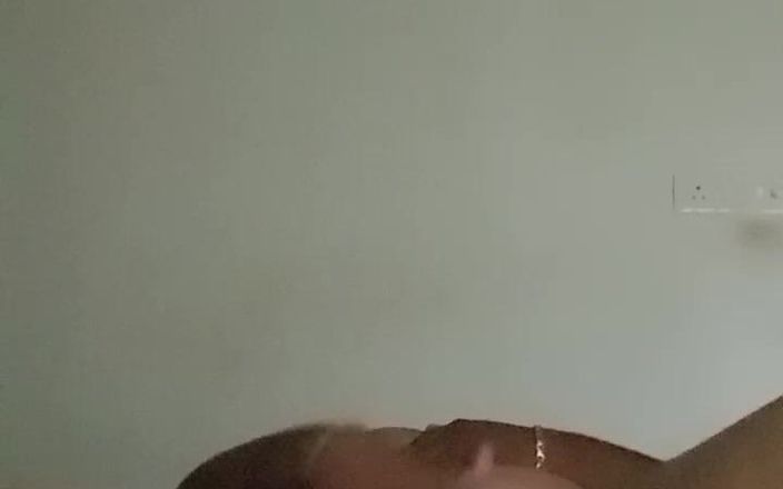 Indian lady bedroom finger performance masturbation