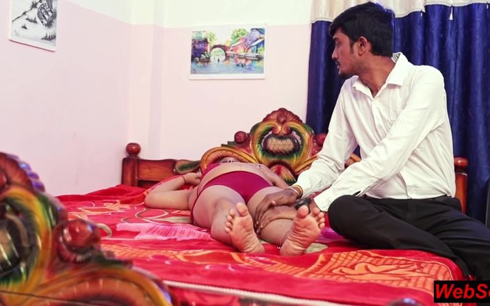 Indian Rich Wife Fucking with Hotel Waiter! Reality Sex