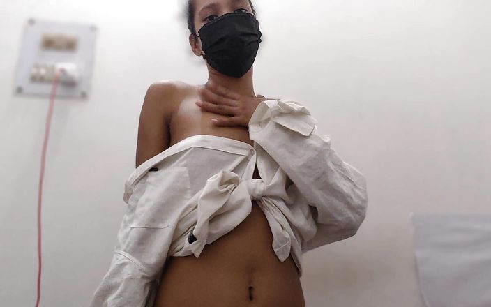 Indian School Girl Masturbates Her Pussy