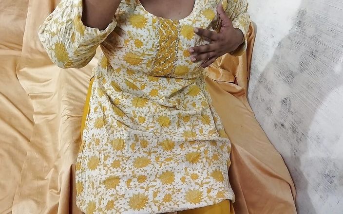 Indian Sexy Bhabhi Take off Underwear